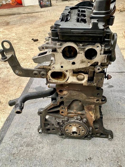 Vând  Motor 2.0TDI