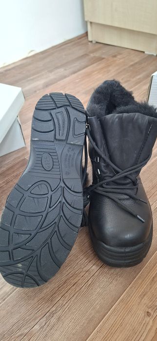 Спец.обувь продам