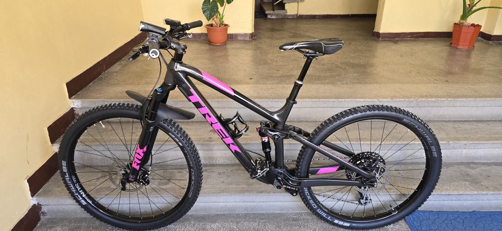 Bicicleta full suspension Trek