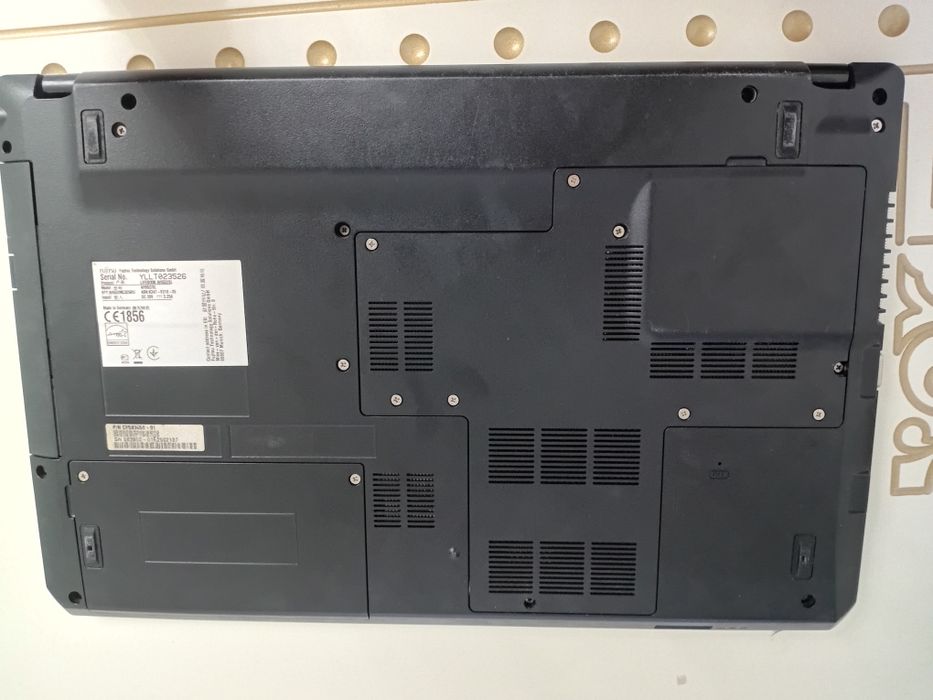 Ноутбук LifeBook AH552