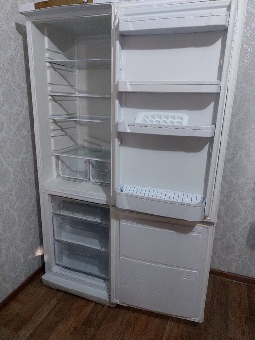 Холодильник INDESIT