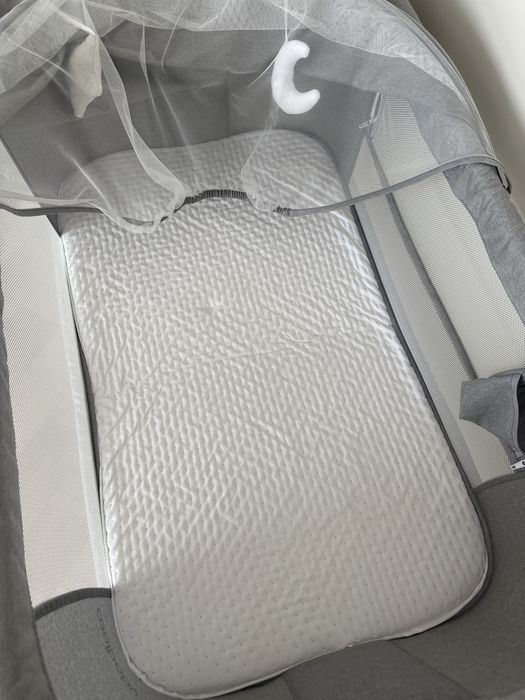 Детская кровать с маятником