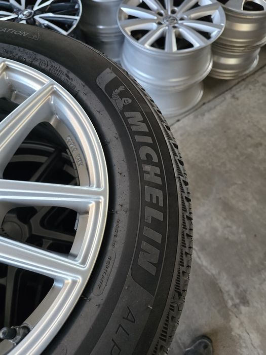 4 Броя 205/60/16 2xMichelin 7,5mm 24dot, 2xContinental 6,8mm 23dot