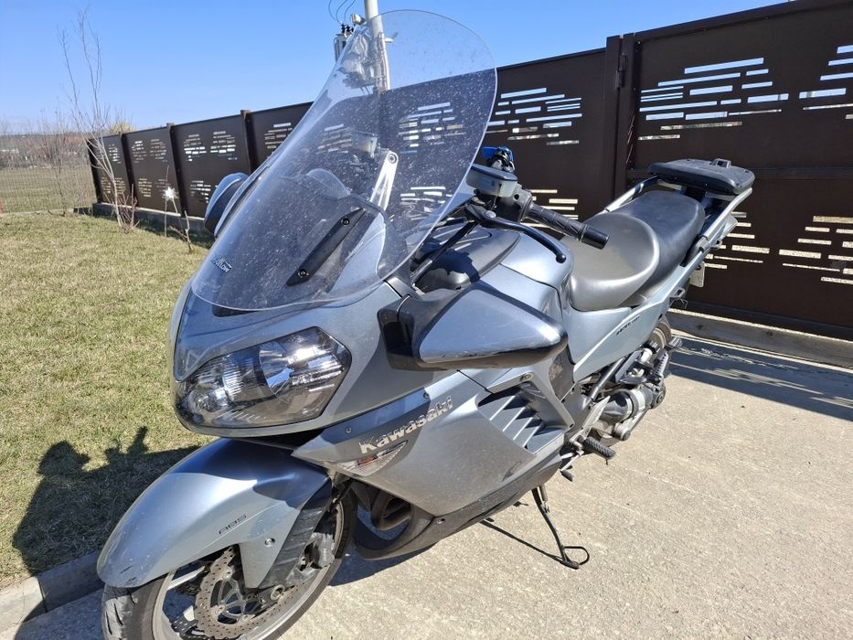 Kawasaki Gtr 1400 cu doar 37 000 km.
