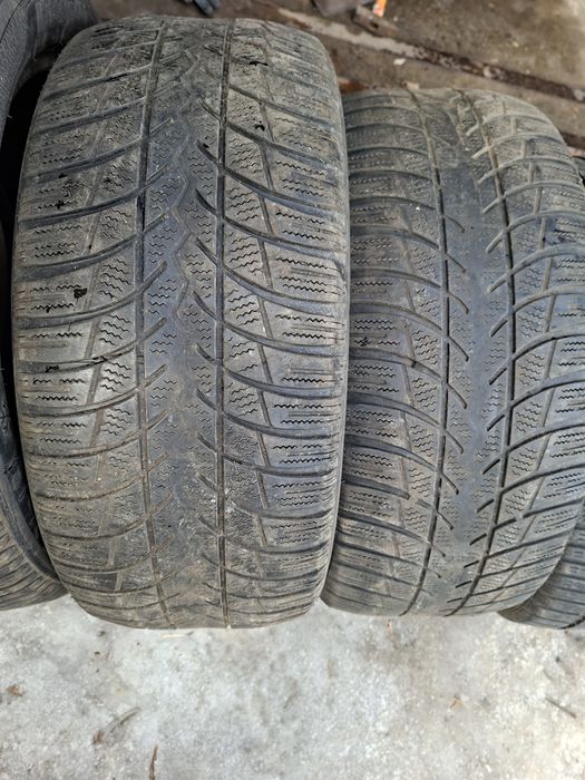 Продам шины 235/50/18