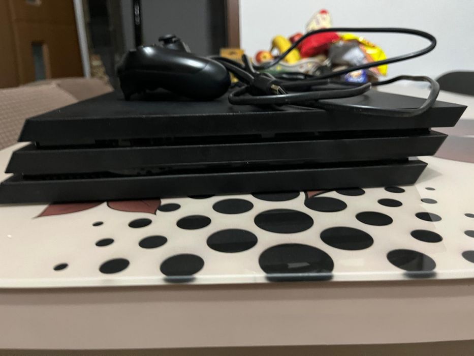 Vand Ps 4 pro 1 tb
