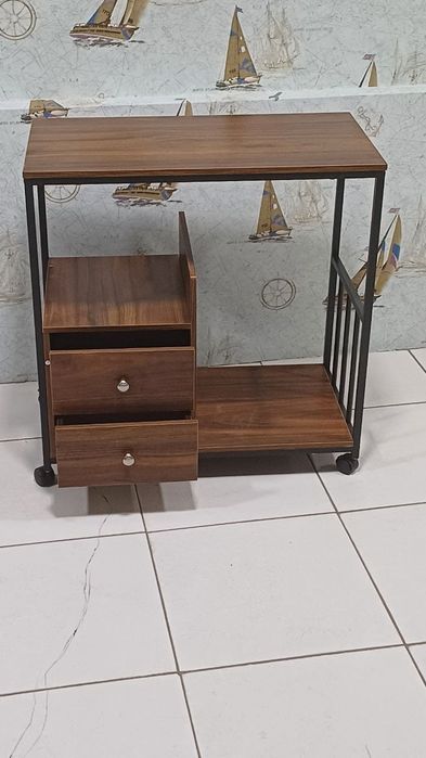 Журнальный прикроватный столик