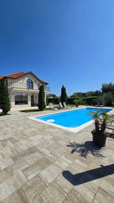 Vilă cu piscină PREMIUM ,1700m2teren ,LUX