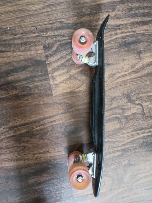 Пинеборд в отличном состояние накат хороший