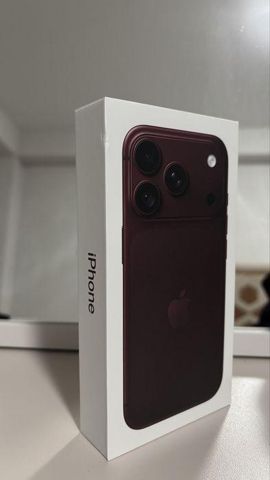 Продам Iphone 18 PRO 256 GB