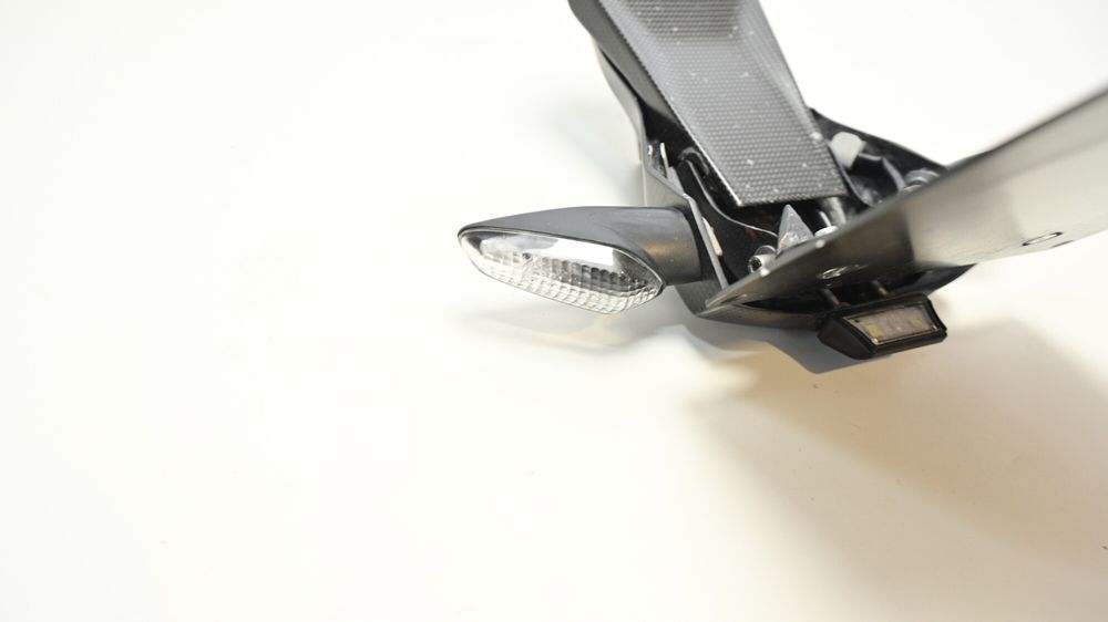 Suport Numar Inmatriculare  Carbon  Semnalizari Ilmberger Ducati