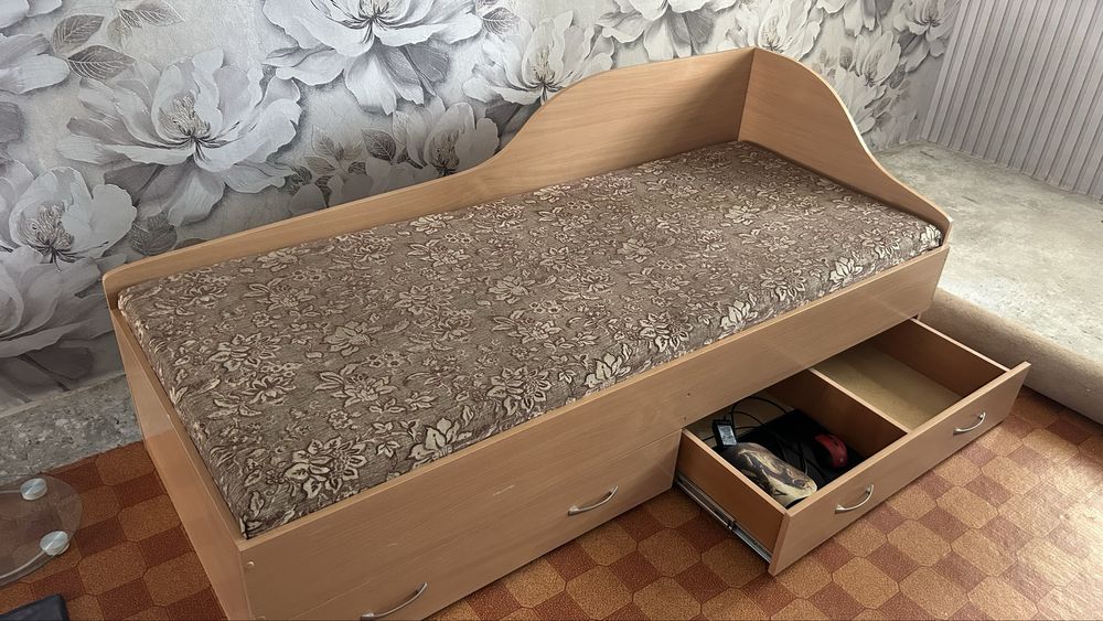 Продам кровать-тахту