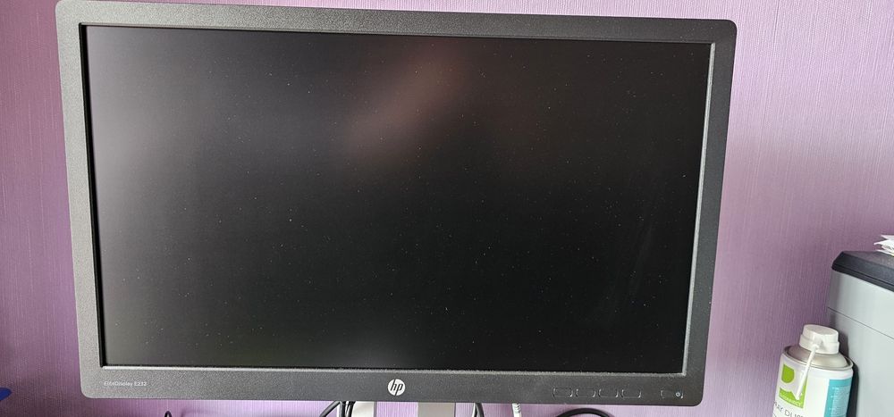 Монитор HP E232 Без забележки