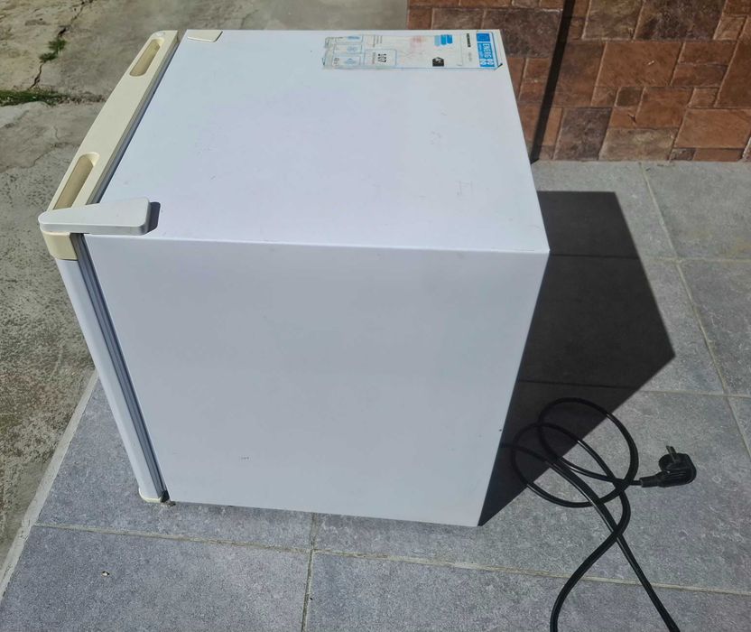 Frigider mini bar Heinner HMB-HM41E++, 41 l,  H-51 cm, Alb