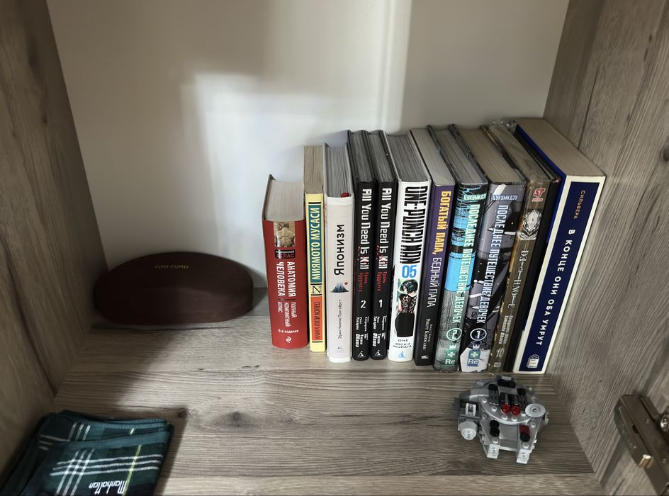 Продается ВСЕ манги и фигурки