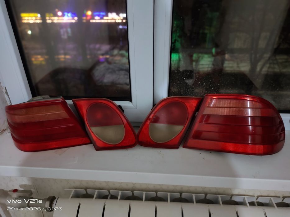 Задний фара Mercedes 210