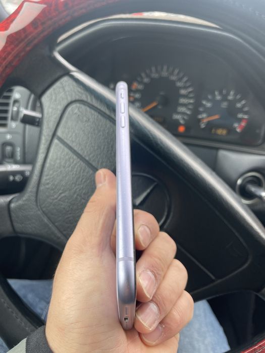 Айфон 11 64 гиг 77 акб