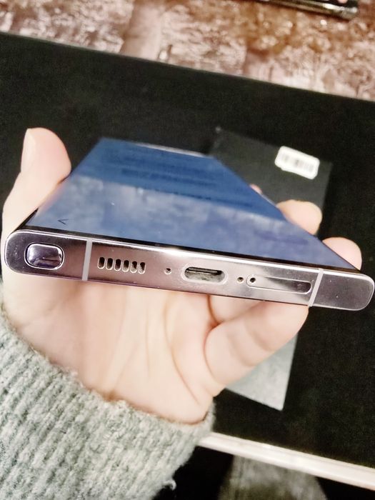 Vând Samsung S23 Ultra Lavandă