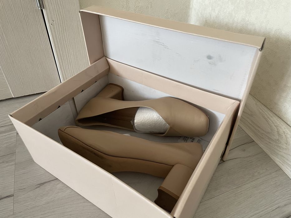 Женские туфли размер 250