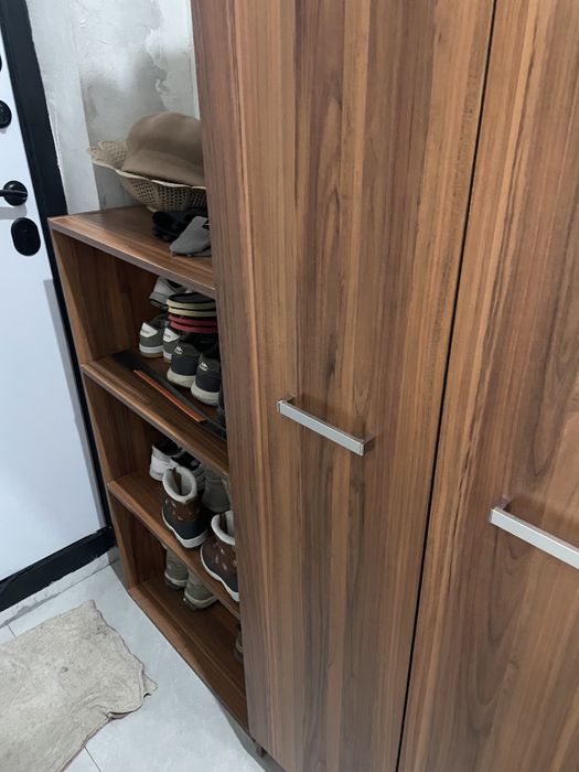 Продается шкаф, тумба и стеллаж