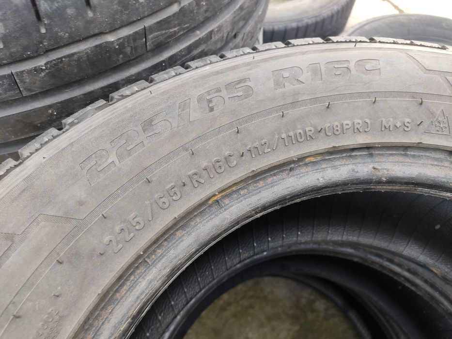 2бр Зимни гуми за бус 225 65 16 С - Pirelli