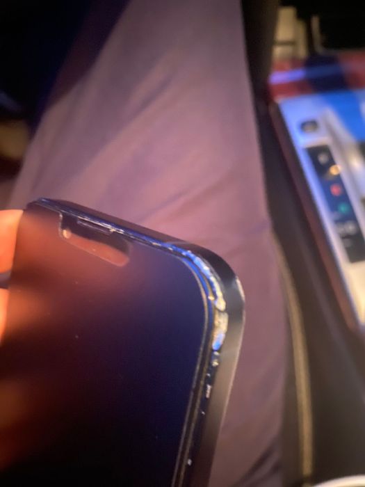 Продам iphone 13 все работает