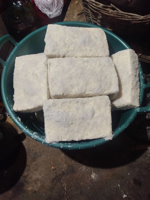 Brânză de vaca făcută în gospodărie proprie