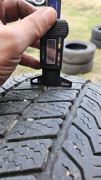 4бр гуми 215 65 16С барум