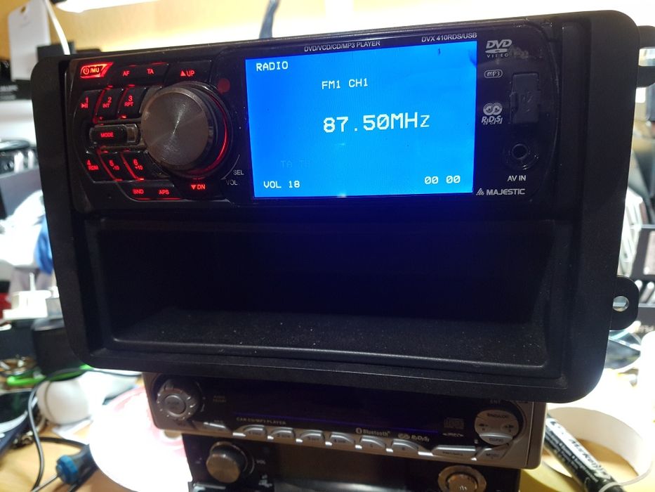 Dvd auto nou cu usb,card,fata detasabila,telecomanda,rama,pt vw