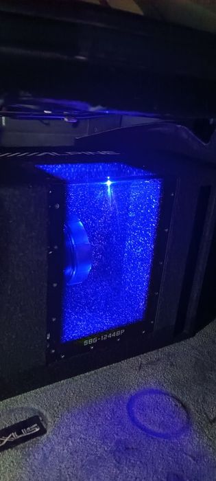 Сабвуфер Alpine с усилителом