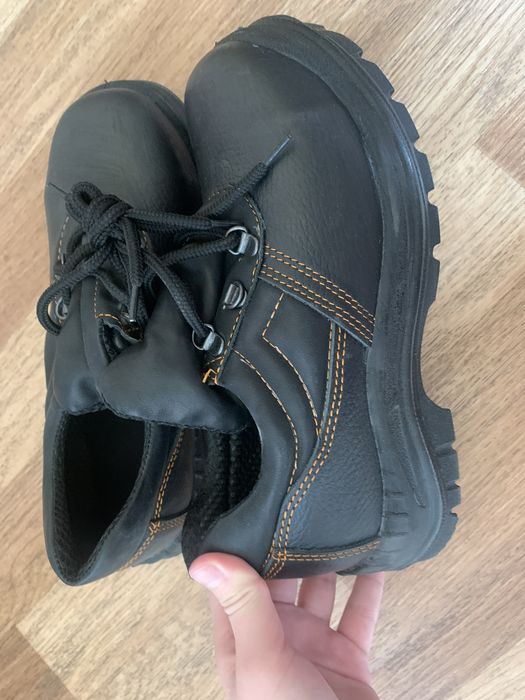 Продам спец обувь