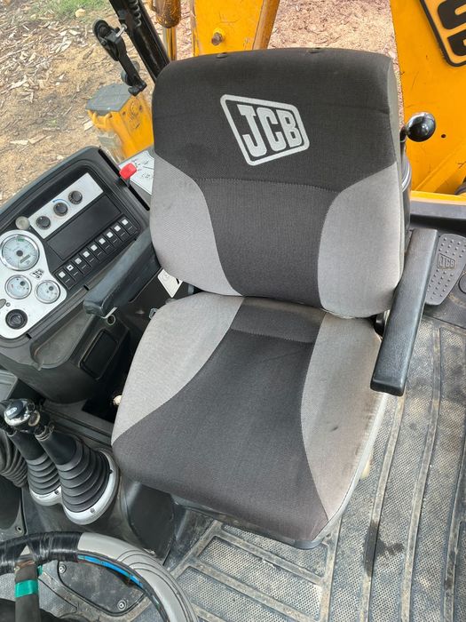 Buldoexcavator JCB 2006