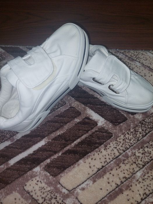 Converse damă purtate de 3 ori