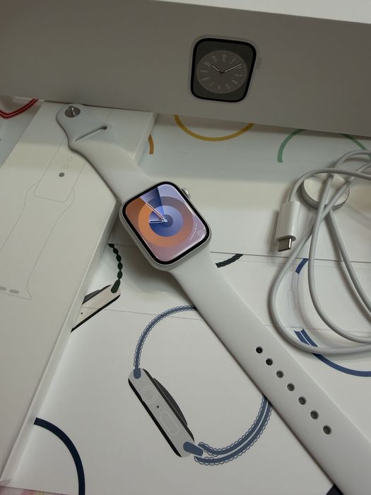 Смарт часы Apple Watch 8 45mm Silver 100%