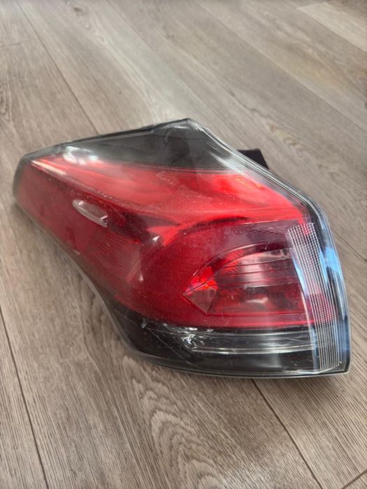 Продаются фары для RAV4