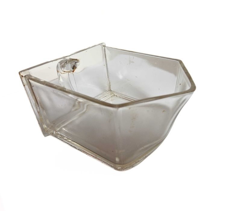 Старинни стъклени съдове