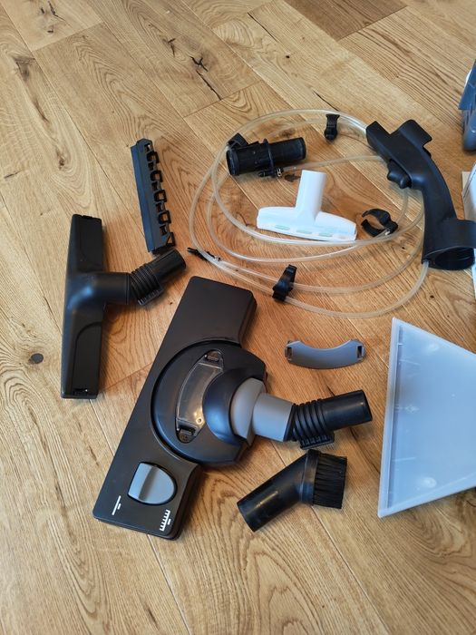 Aspirator cu spălare Bosch BWD421PET – stare excelentă, folosit foarte