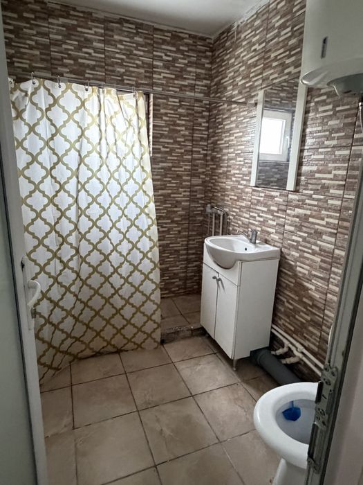 Inchiriez apartament cu 2 camere