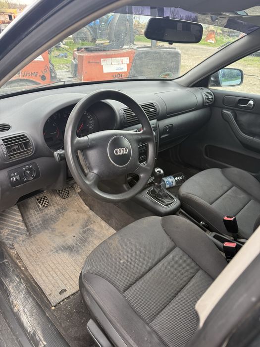 Ауди а3 1.6 фейс на части или цяло