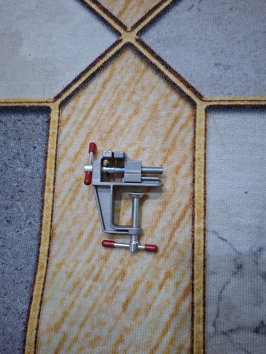 Тиски для ювелирных дел