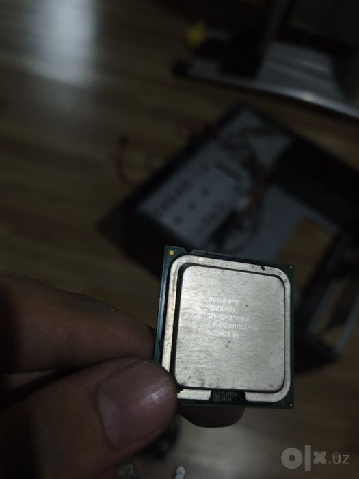 1) материнская плата ASRock 775 XFire-eSATA2
2) NVIDIA GeForce 9600GT