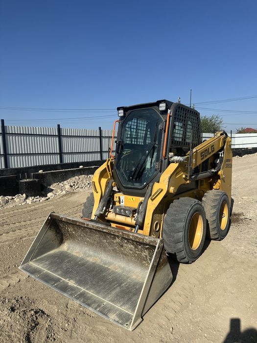 Мини погрузчик (бобкат)