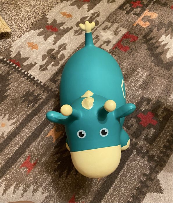 Продам машинку и ослика