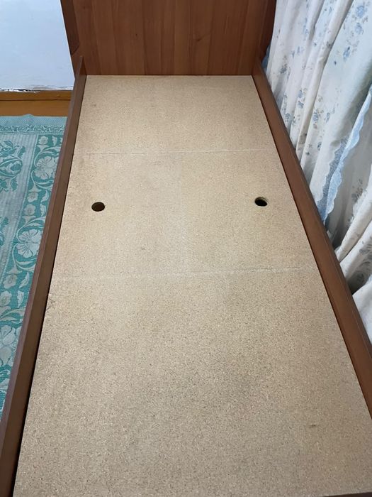 Продам кровать односпальную