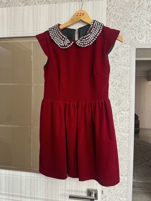 Продается 3 платья всего за 15000