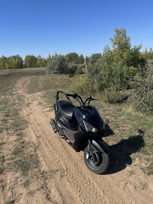 Продам скутер м8 про 150кубов