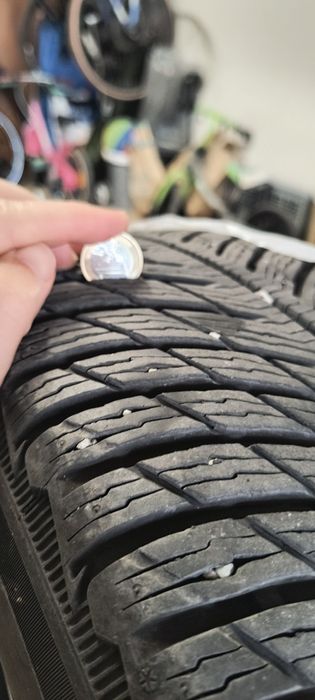Комплект зимни гуми с джанти 225/60/18