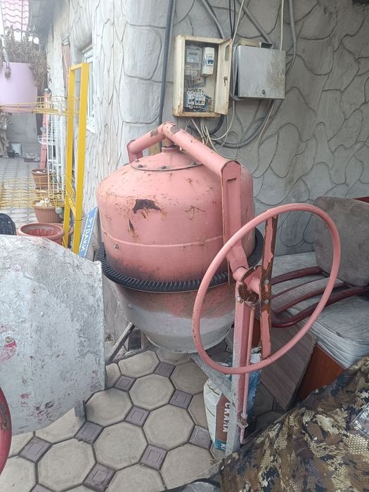 Продам бетономешалки.