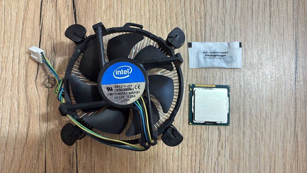 Процессор Core i3 3220 socket 1155 с кулером Intel