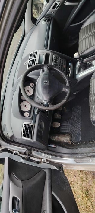 Продавам Пежо 407 на Части 2hdi